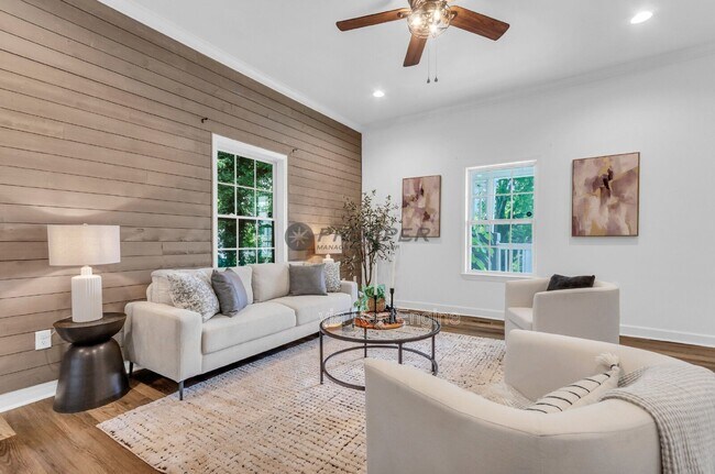 Building Photo - 44 4th Ave