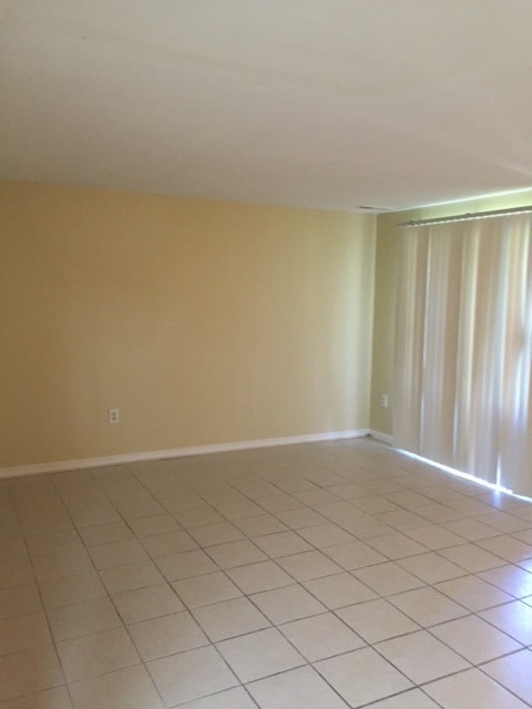 Building Photo - 11000 Spring Lake Dr