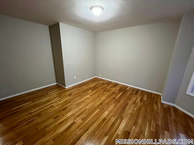 Building Photo - 15-17 Langdon St.