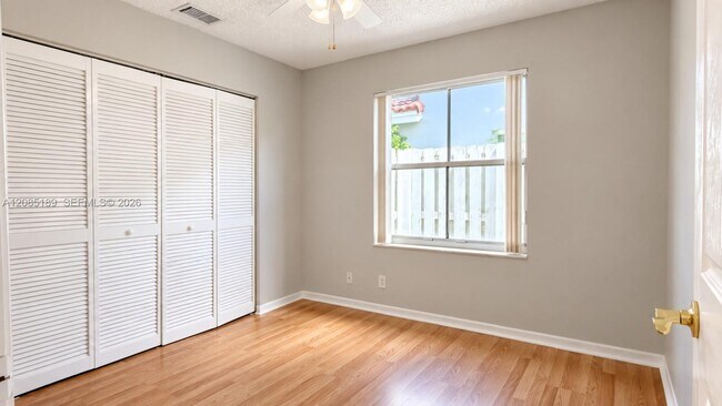 Building Photo - 908 Tanglewood Cir