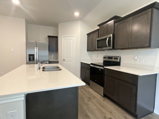Building Photo - 490 Burnett Trail