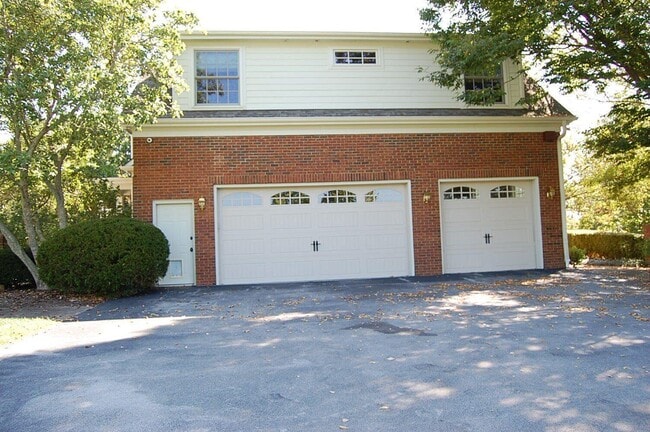 Building Photo - 701 McCalls Mill Rd
