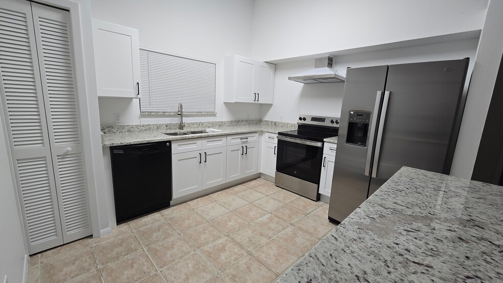 Building Photo - 846 Grenadier Dr