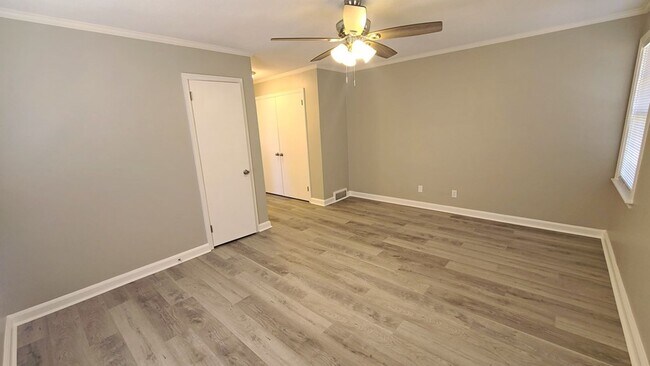 Building Photo - Modern Charm: Spacious 4-Bedroom Home with Inviting Amenities in Valdosta, GA