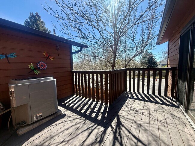 Building Photo - Spacious, Sunlit 3BR / 2 BA Condo just steps away from Standley Lake!