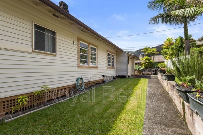 Building Photo - 2910 Nanihale Pl