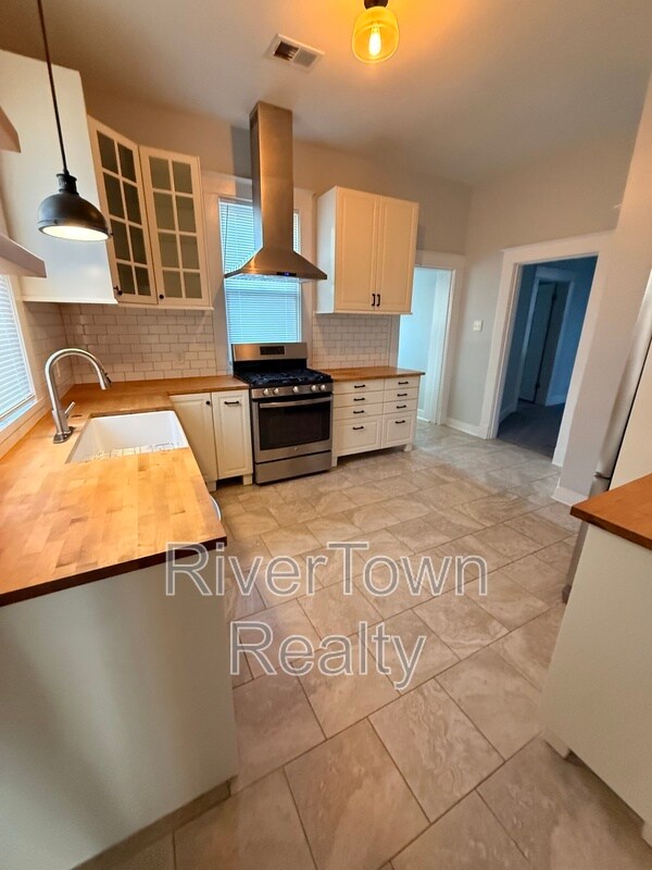 Building Photo - 2023 Higbee Ave