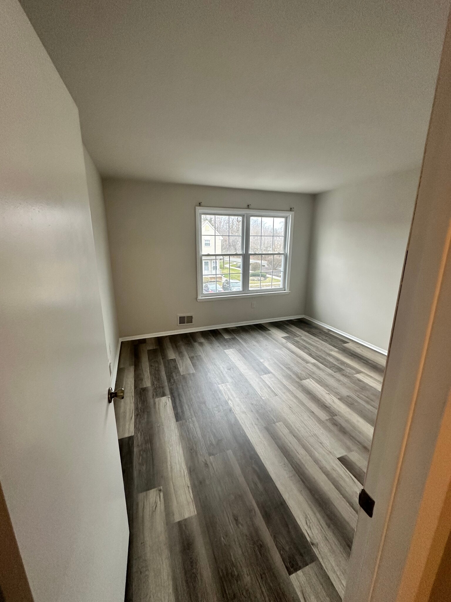 Building Photo - 504 Woodchip Rd