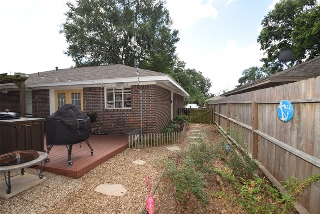 Building Photo - 1130 Stonecrest Dr