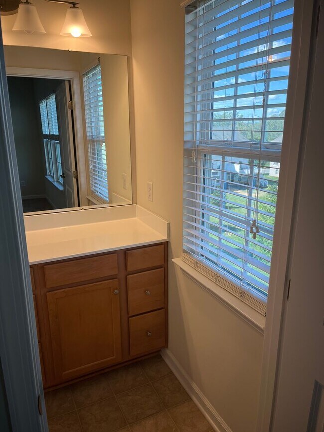 Building Photo - 1253 Elderslie Ln