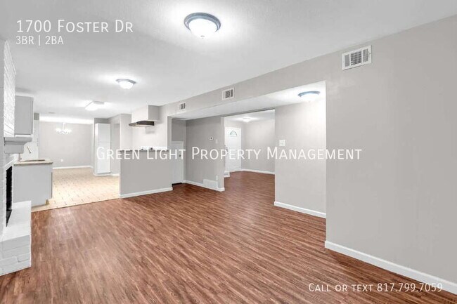 Building Photo - 1700 Foster Dr