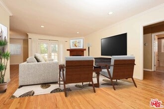 Building Photo - 5739 Simpson Ave