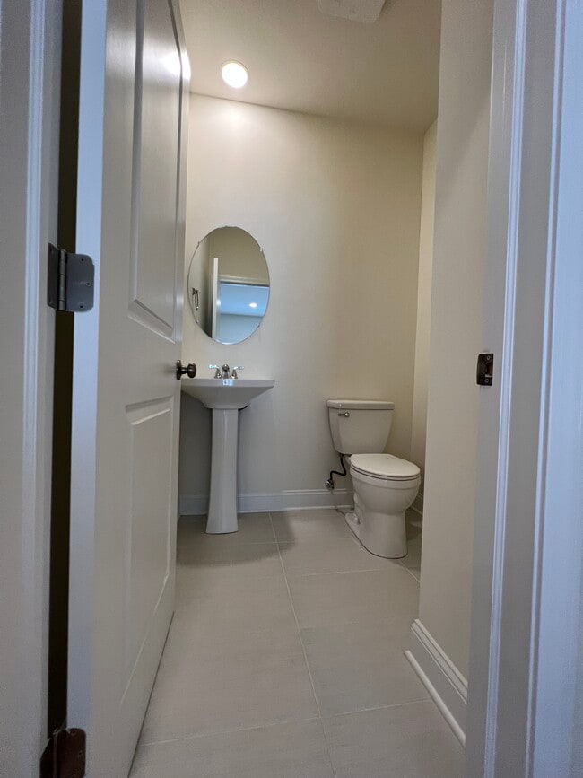 Building Photo - 540 NY-9P