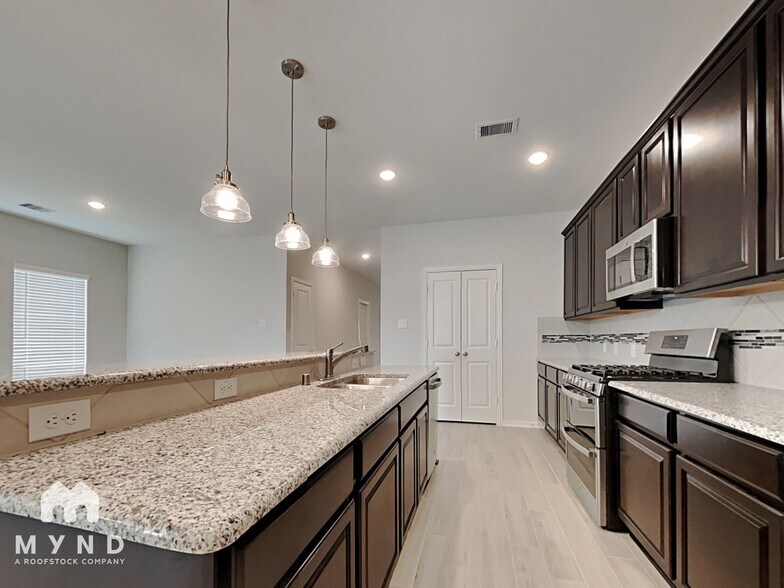 Building Photo - 13217 Villa Sola Dr