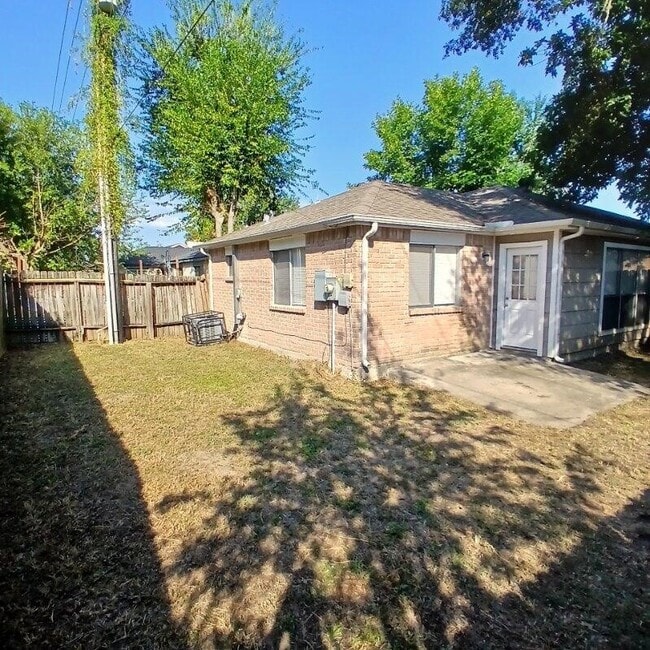 Building Photo - 13102 Crystal Cove Dr