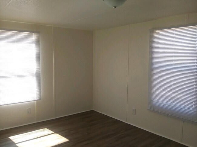 Building Photo - Rancho Del Sol MHP
