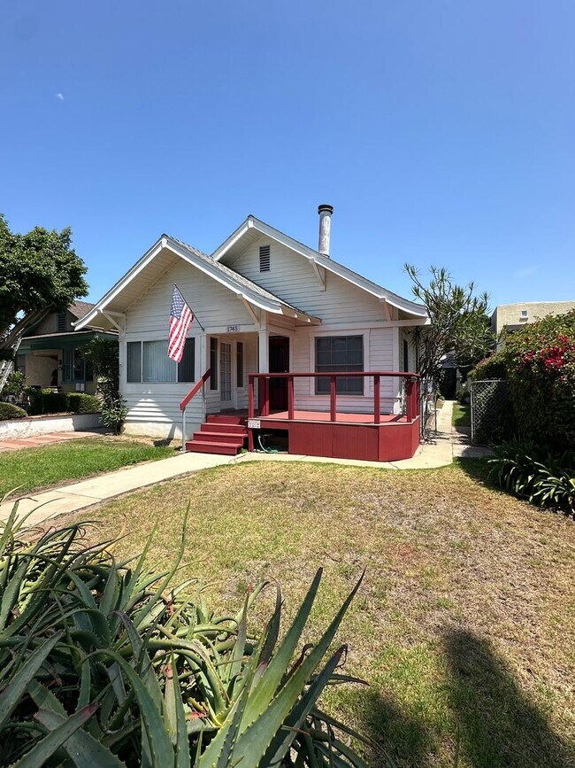 Primary Photo - 1745 E 3rd St