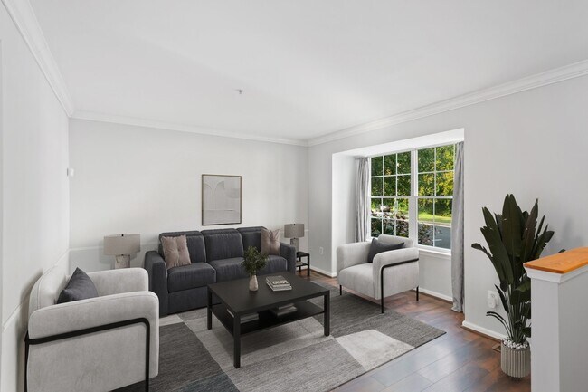 Building Photo - 207 Langdon Farm Cir