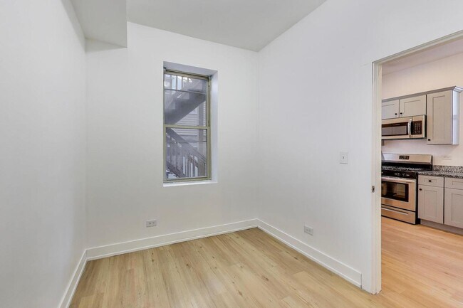 Building Photo - 1908 W 48th St