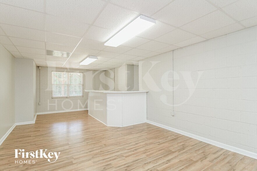 Building Photo - 5320 Graycliff Ln