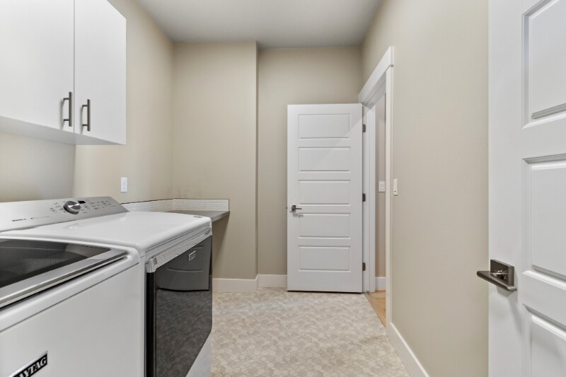 Building Photo - 549 W Buroak Dr