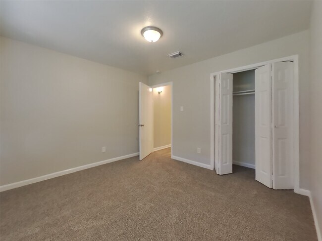 Building Photo - 15802 Echo Canyon Dr