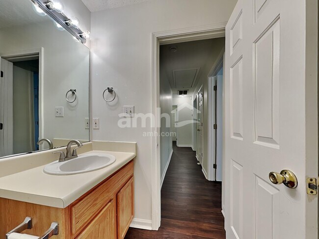 Building Photo - 6014 Pennycross Ln