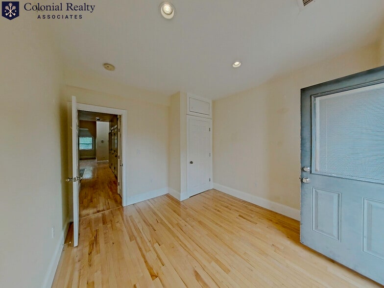 Building Photo - 1203 Beacon St