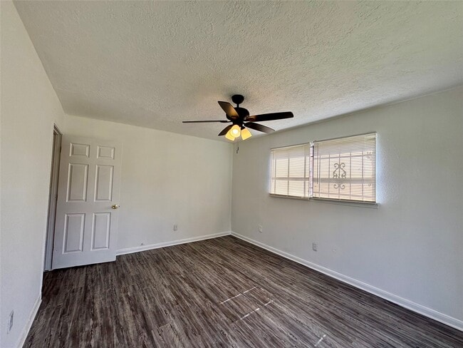 Building Photo - 7211 Orlando St