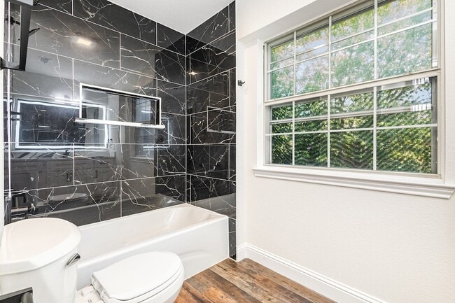 Building Photo - 4610 Clay Dr