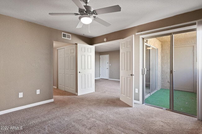 Building Photo - 5877 N Granite Reef Rd