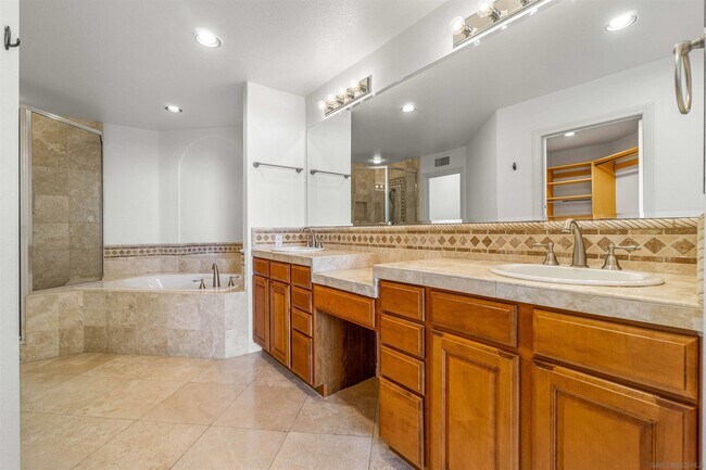 Building Photo - 1355 Caminito Balada