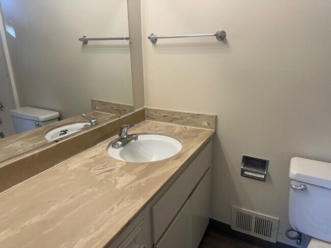 Building Photo - 55-0210