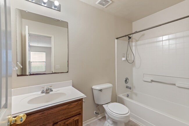 Building Photo - 2911 Katy Briar Ln