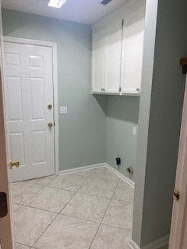 Building Photo - 2825 Partridge Ln