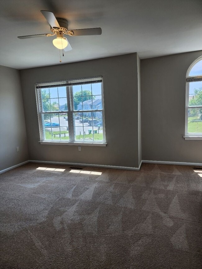 Building Photo - COMING SOON - TOWNHOUSE IN NEWARK/BEAR AREA