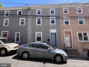 Building Photo - 149 Conarroe St