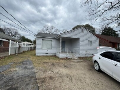 Building Photo - 2343 Huggins St