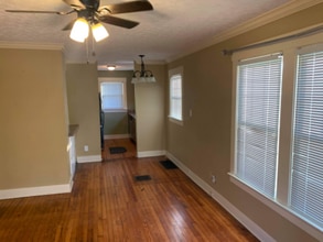 Building Photo - 668 S Barbee Way