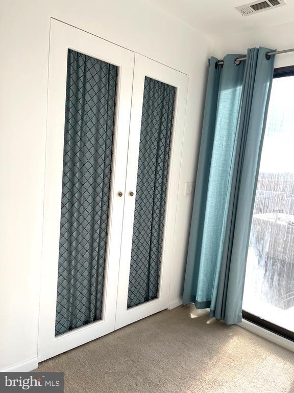 Building Photo - 28 Main St