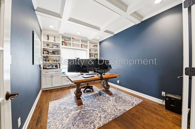 Building Photo - 4508 Bryan Pl