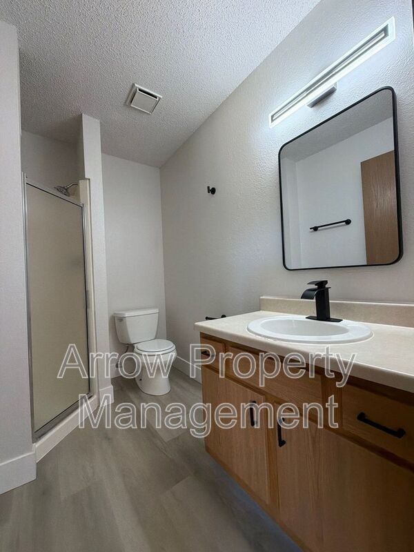 Building Photo - 2350 N 44th St
