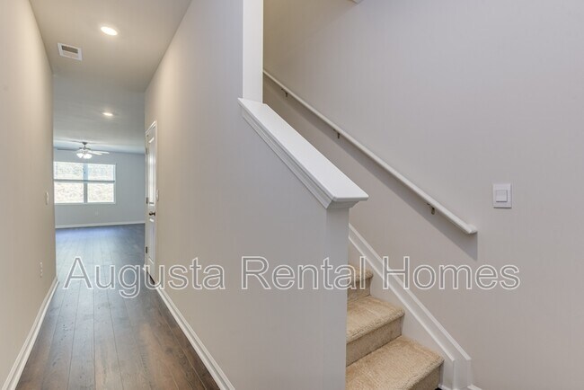 Building Photo - 818 Quaint Parish Cir