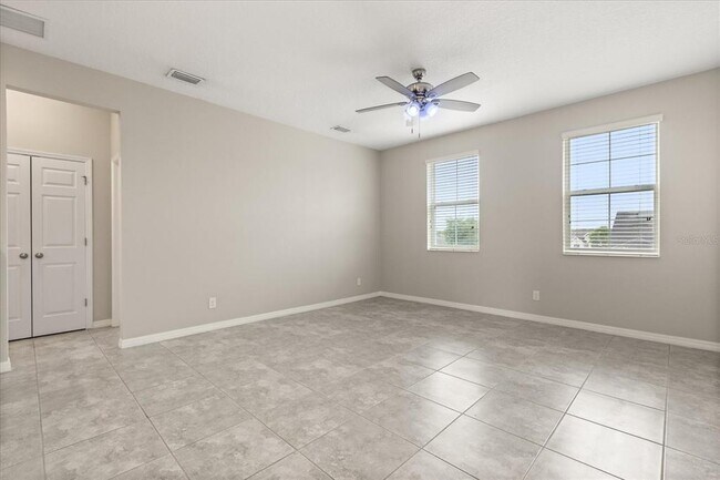 Building Photo - 1046 Grand Hilltop Dr