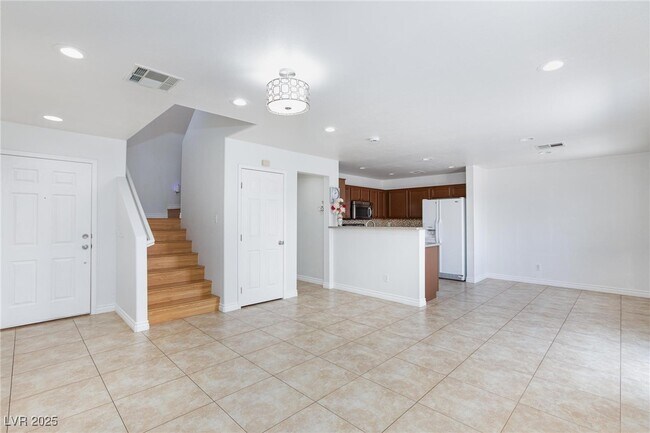Building Photo - 7859 Windhamridge Dr