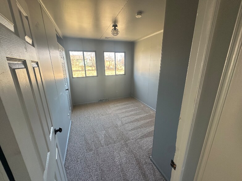 Building Photo - 3127 S 40th St