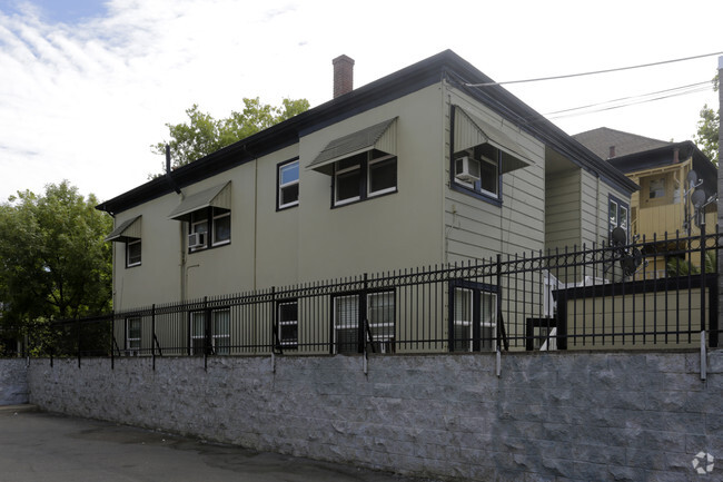 Building Photo - 2026 P St