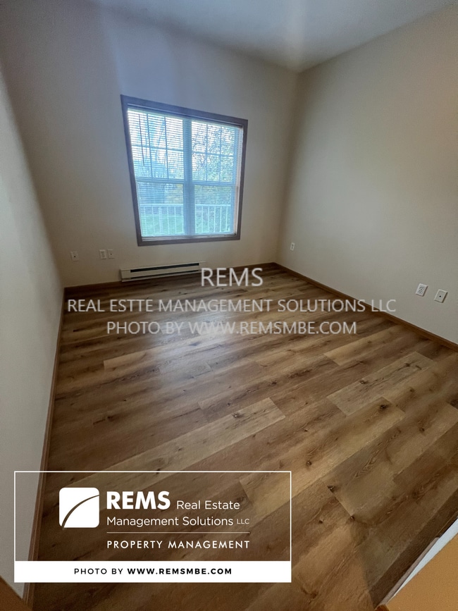 Building Photo - 33 Grand Canyon Dr