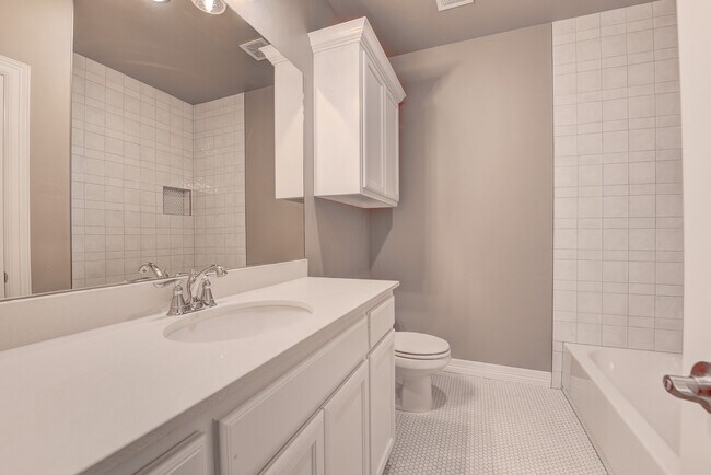 Building Photo - 12606 Shady Glen