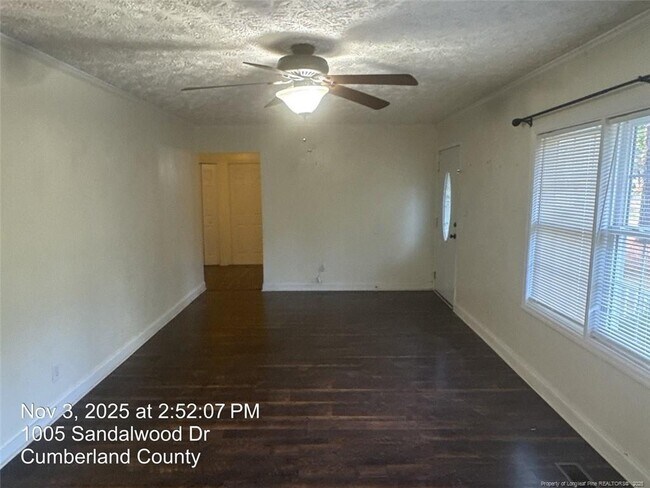 Building Photo - 1005 Sandalwood Dr